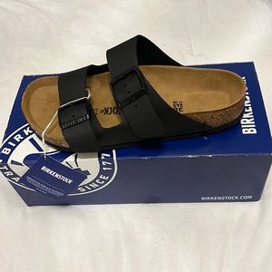 BLACK ARIZONA Birkenstock’s LEFT SIZE 8 RIGHT SIZE 8.5